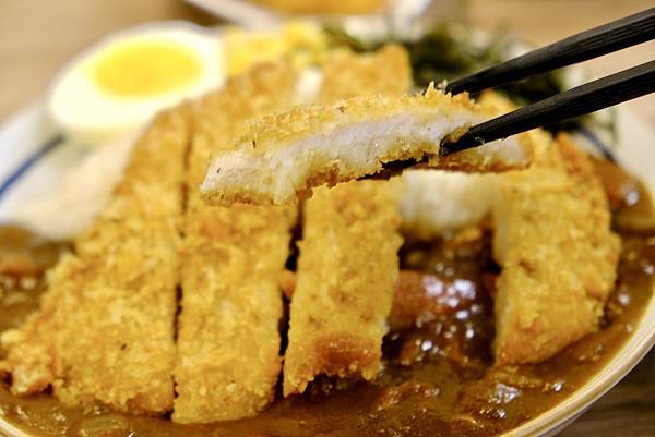 三重平價美食推薦!🔥丼品香咖哩飯、丼飯必吃!超高CP值炸豬排