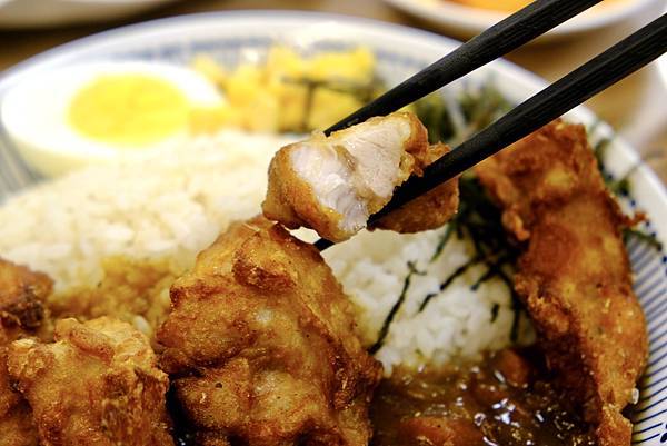 三重平價美食推薦!🔥丼品香咖哩飯、丼飯必吃!超高CP值炸豬排