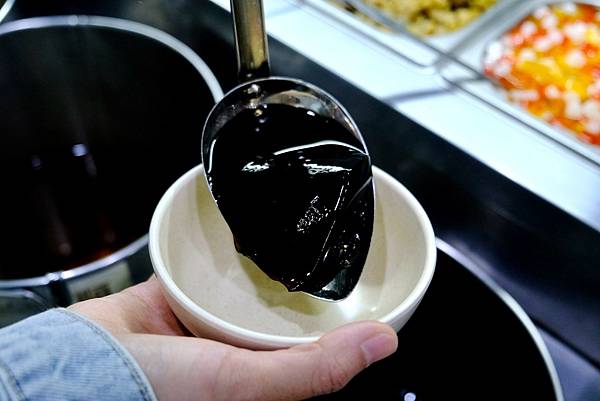 三重牛肉麵大爆發!🍜🍖 順興牛肉麵專賣店,讓你吃到扶牆走!甜