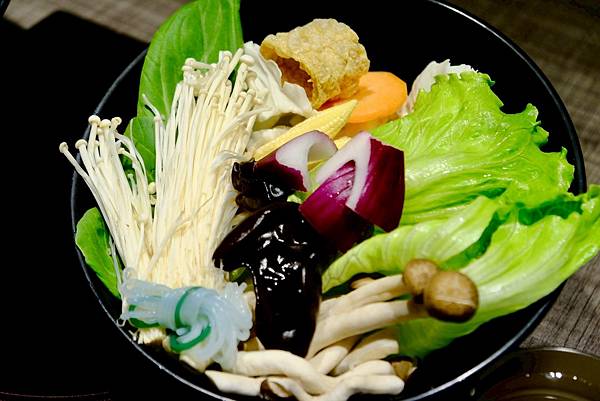 🔥【中和深夜食堂推薦】川魚堂藥膳火鍋超暖心開箱｜羊肉爐/當歸