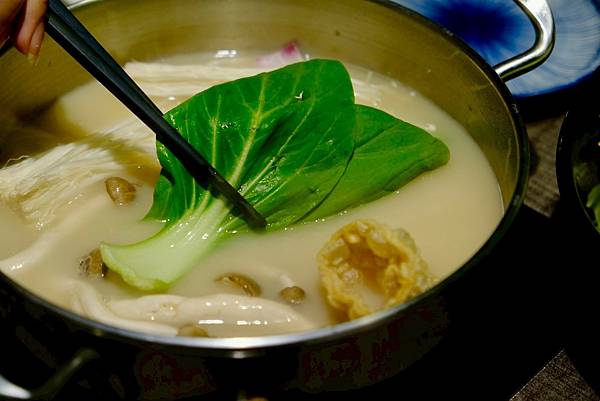 🔥【中和深夜食堂推薦】川魚堂藥膳火鍋超暖心開箱｜羊肉爐/當歸