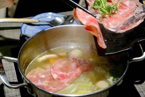 🔥【中和深夜食堂推薦】川魚堂藥膳火鍋超暖心開箱｜羊肉爐/當歸