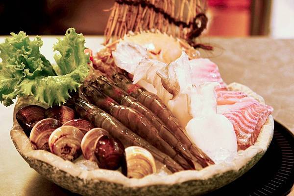 【呷哺呷哺南西店🔥】頂級海陸雙人套餐開箱!澳洲和牛、鹿兒島A