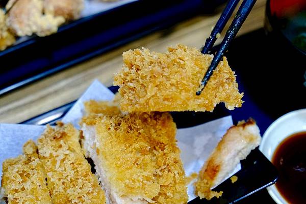 【樹林美食】巨猩食堂日式套餐開箱|酥脆炸豬排、香濃炒烏龍!下