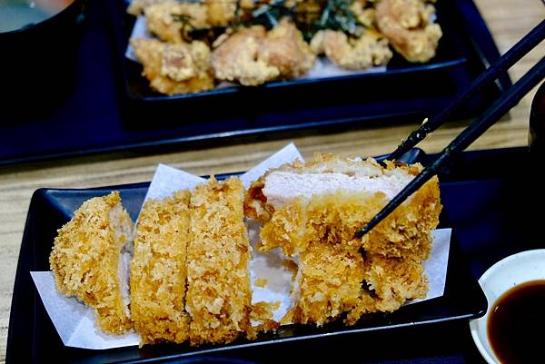 【樹林美食】巨猩食堂日式套餐開箱|酥脆炸豬排、香濃炒烏龍!下