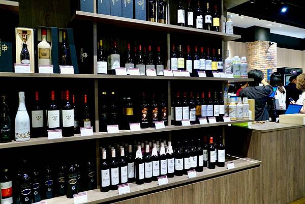 🌟威士威中信南港店開箱|$290無限暢飲百款美酒🍷配豬腳、生
