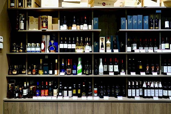🌟威士威中信南港店開箱|$290無限暢飲百款美酒🍷配豬腳、生