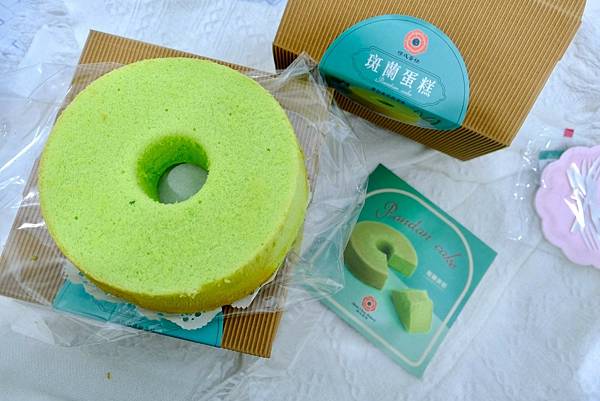 【辦公室下午茶開箱🍰】吃到幸福的斑蘭蛋糕!順成新品爆香登場💚