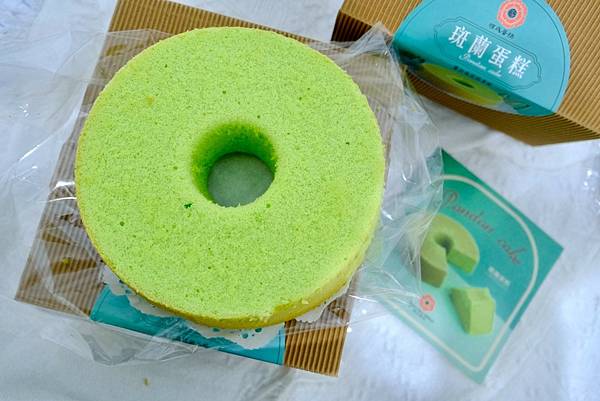 【辦公室下午茶開箱🍰】吃到幸福的斑蘭蛋糕!順成新品爆香登場💚