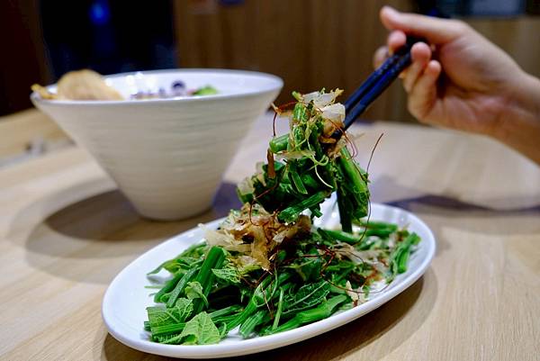中和最強拉麵吃膩了？🍜我的OL午餐首選大公開！厚醇豚骨＋嫩胸