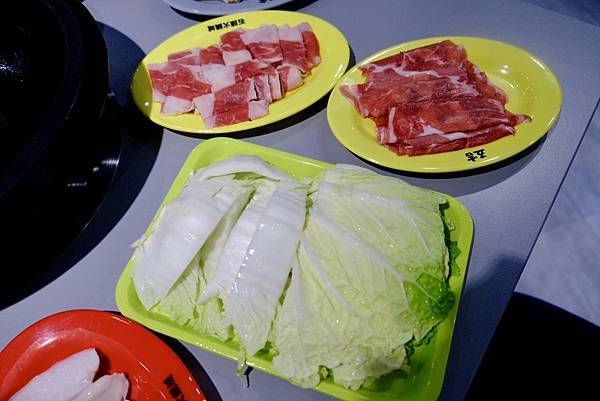 這鍋真的太爆炒了🔥五吉火鍋城體驗現場拋炒+爆香四寶!還有鯊魚