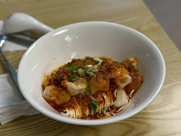 我被這碗炒手麵感動到想哭😭！四木欣福的排骨蛋炒飯根本封神🔥吃