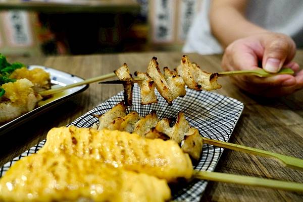 【士林深夜美食推薦】月里小酌居酒屋開箱!🔥明太子雞肉串爆擊味