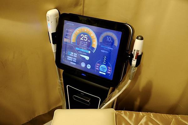 痛到落淚但超值得！Liftera2渦旋音波二代真實體驗｜嘴邊