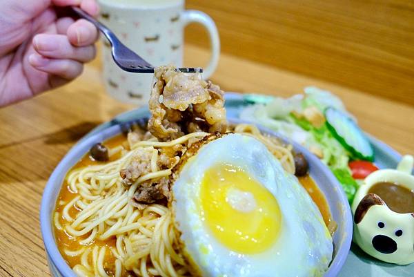 【Mr.達樂 Brunch開箱】寵物友善X鐵板麵X舒肥三明治