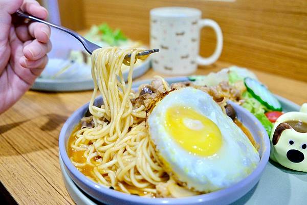 【Mr.達樂 Brunch開箱】寵物友善X鐵板麵X舒肥三明治