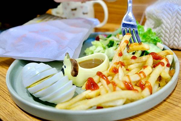 【Mr.達樂 Brunch開箱】寵物友善X鐵板麵X舒肥三明治