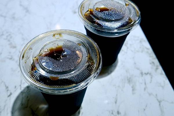 雞小二烏雞米線板橋踩點｜米線控必吃的精選牛牛＋軟排米線，炒手