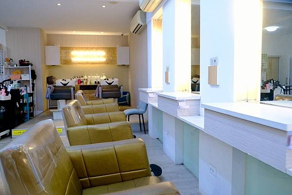 職場也能駕馭的自然髮色!森晴髮廊剪+染+護一次搞定✨