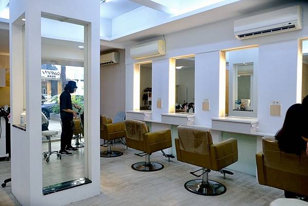 職場也能駕馭的自然髮色!森晴髮廊剪+染+護一次搞定✨