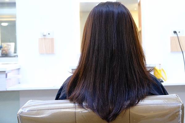 職場也能駕馭的自然髮色!森晴髮廊剪+染+護一次搞定✨