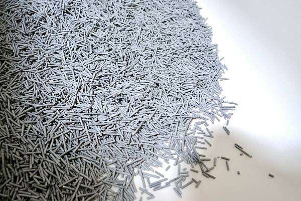 貓奴必看!告別臭味地獄,開箱首領樂園豆腐砂,鏟屎官的幸福感直