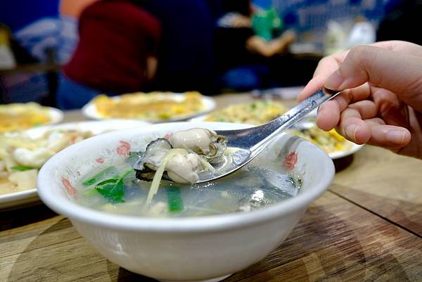 台北大同區美食｜東時鮮蚵——台北最強蚵仔煎在這！😭 巨無霸鮮