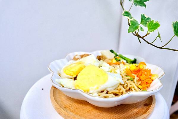 全聯新品3分鐘上桌!春水堂監製鐵板麵好吃嗎?上班族冷凍庫救星