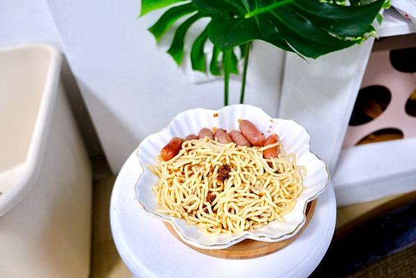 全聯新品3分鐘上桌!春水堂監製鐵板麵好吃嗎?上班族冷凍庫救星