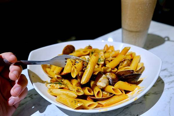 西門町「初光義大利麵」不只能吃麵,還能算塔羅?藏在昭和老宅裡