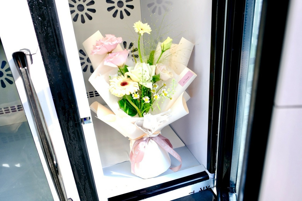 直擊PARK2草悟廣場「小戶人家」24H鮮花販賣機 💐,NT