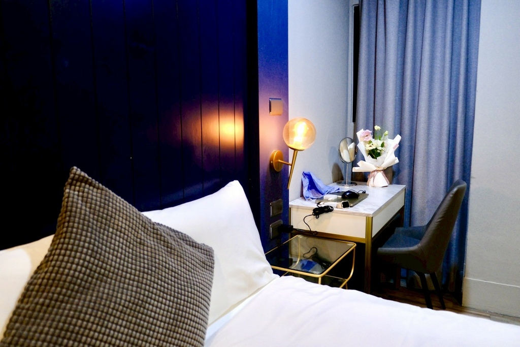 Mr. Mantter 曼特先生豪華雙人房開箱：藍金配色美哭