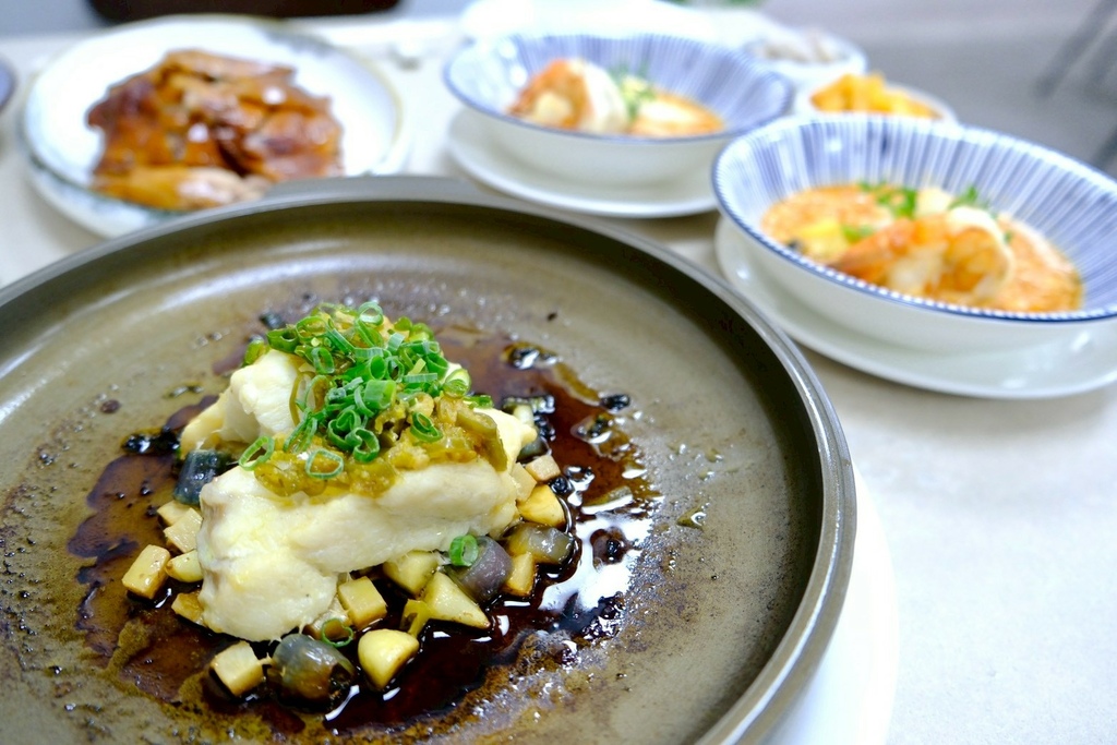 千元有找!台中高CP值烤鴨套餐!琉璃鴨握壽司、濃蝦湯泡飯、焗