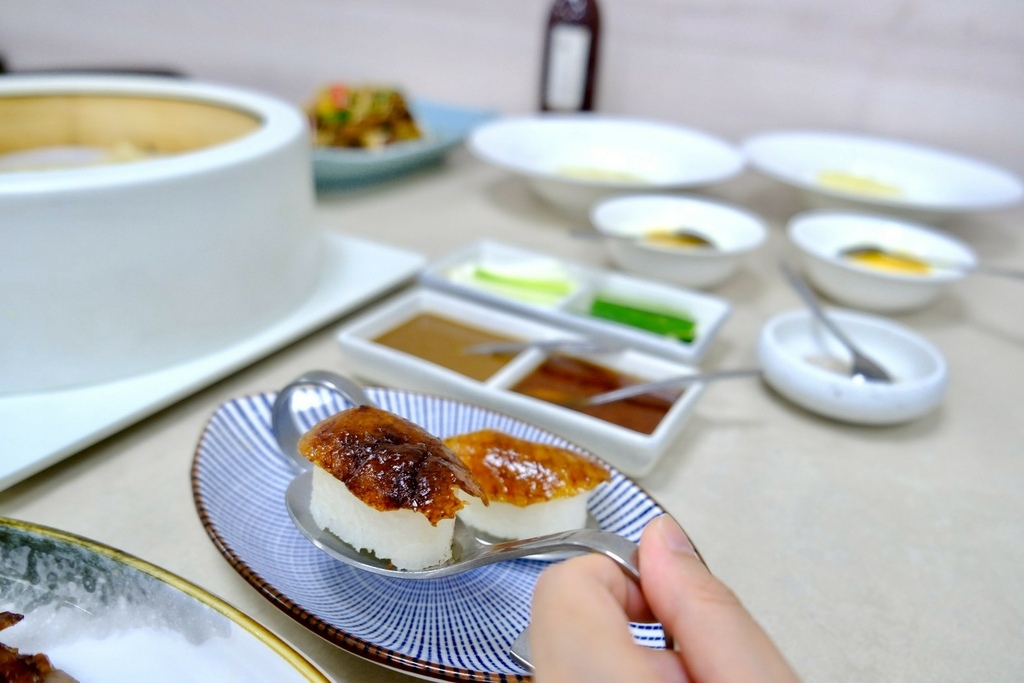 千元有找!台中高CP值烤鴨套餐!琉璃鴨握壽司、濃蝦湯泡飯、焗