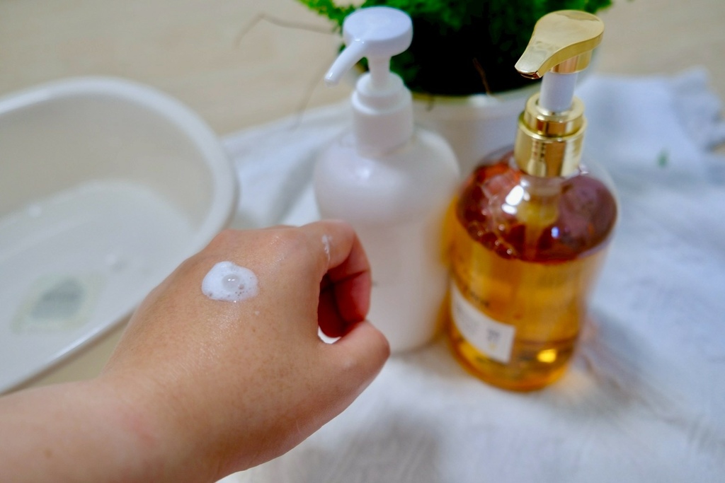 下班後的療癒秘密！終結夏日背痘、尷尬體味的命定沐浴乳實測！米