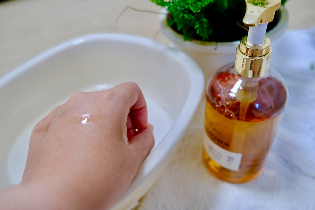 下班後的療癒秘密！終結夏日背痘、尷尬體味的命定沐浴乳實測！米