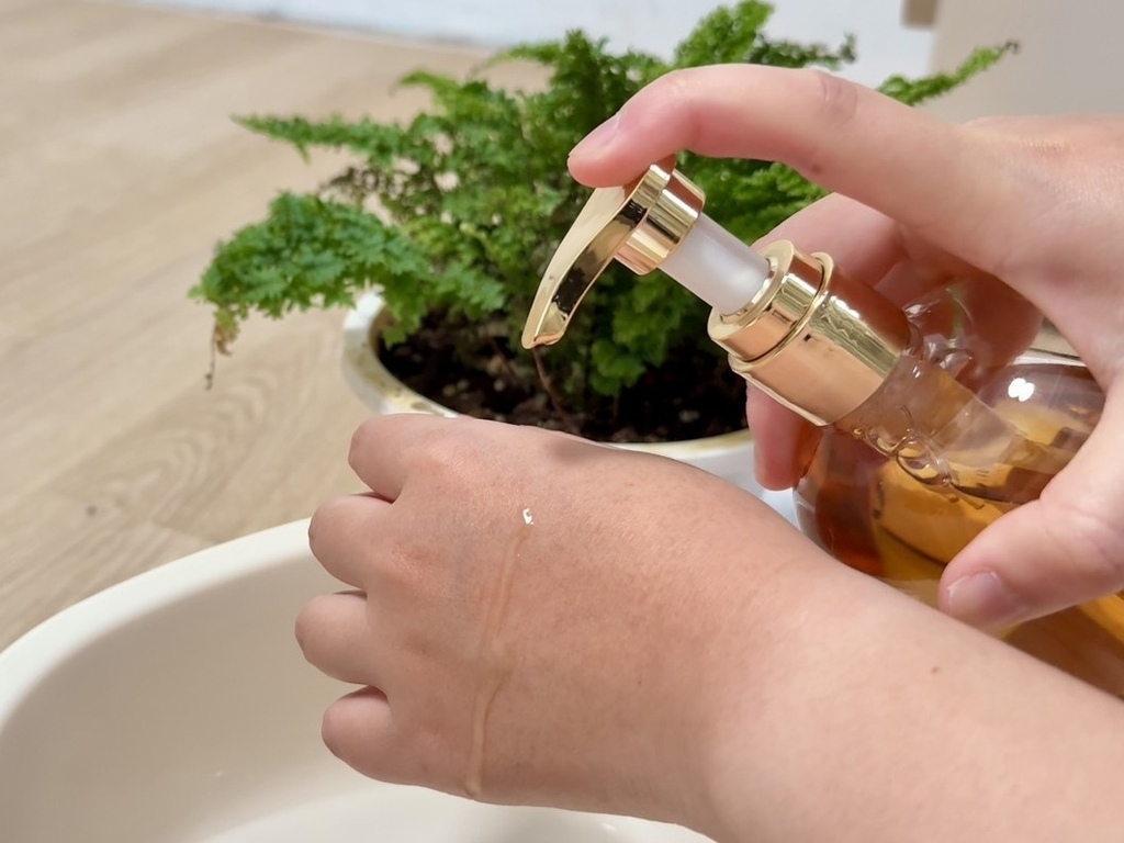 下班後的療癒秘密！終結夏日背痘、尷尬體味的命定沐浴乳實測！米