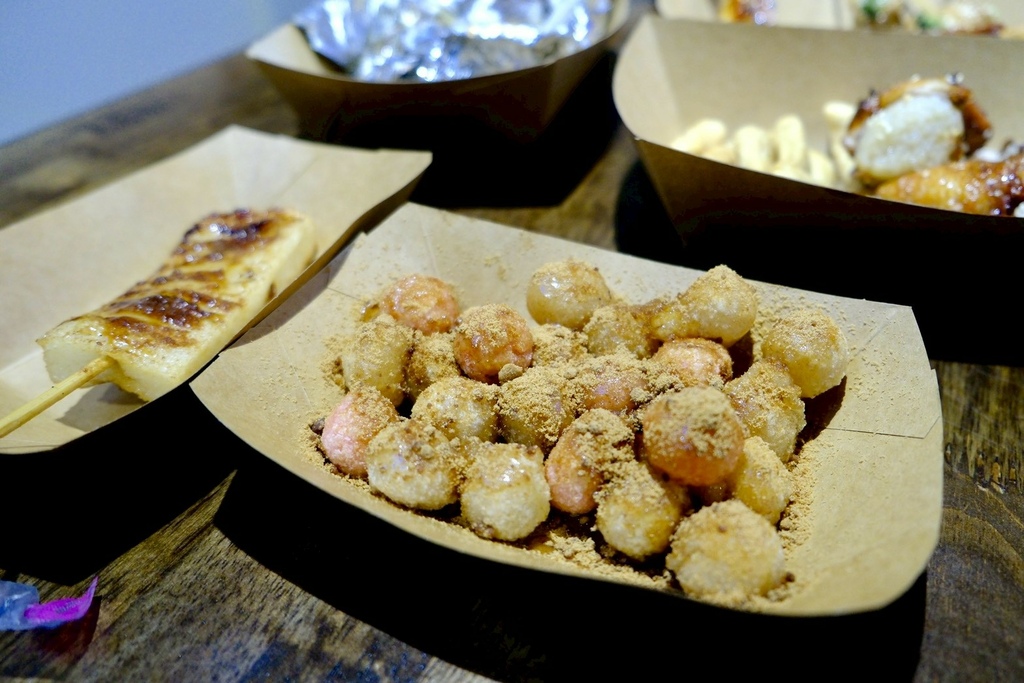 新店隱藏版美食!光明街「邱比特串燒」平價串燒開箱,爆汁紙包魚