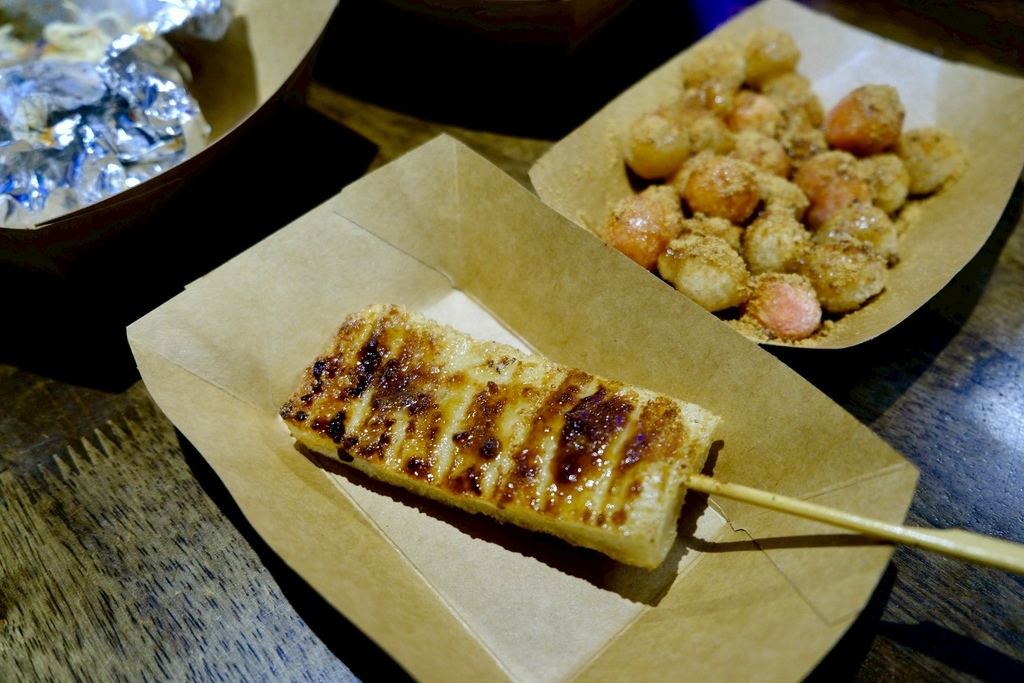 新店隱藏版美食!光明街「邱比特串燒」平價串燒開箱,爆汁紙包魚