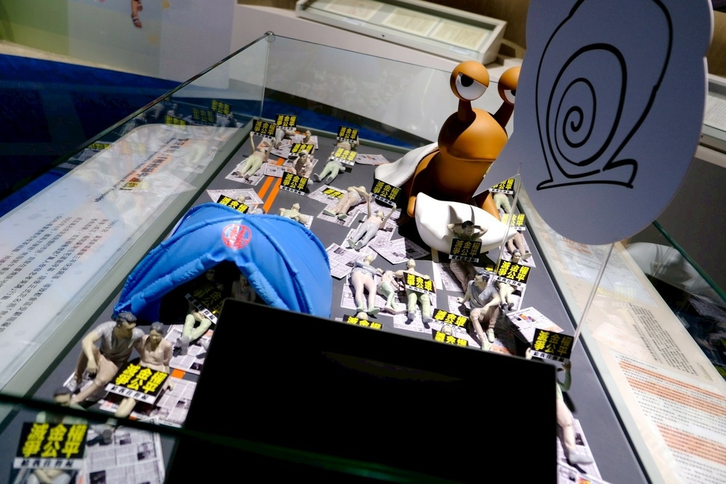 林口不只三井Outlet！新開幕「國家檔案館」一日遊：絕美紅