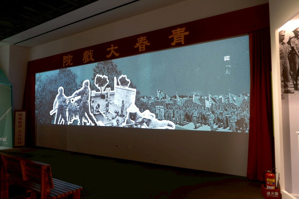 林口不只三井Outlet！新開幕「國家檔案館」一日遊：絕美紅