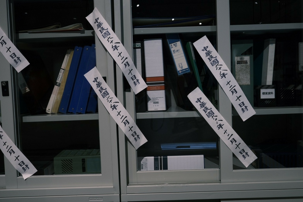 林口不只三井Outlet！新開幕「國家檔案館」一日遊：絕美紅