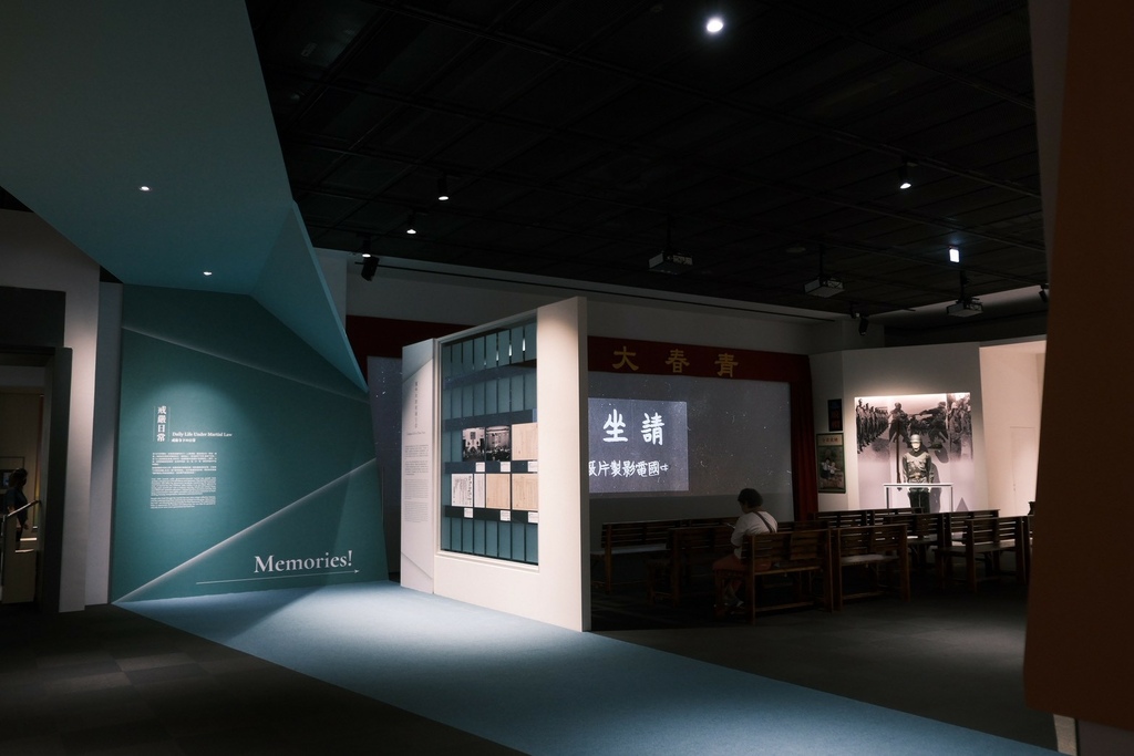 林口不只三井Outlet！新開幕「國家檔案館」一日遊：絕美紅