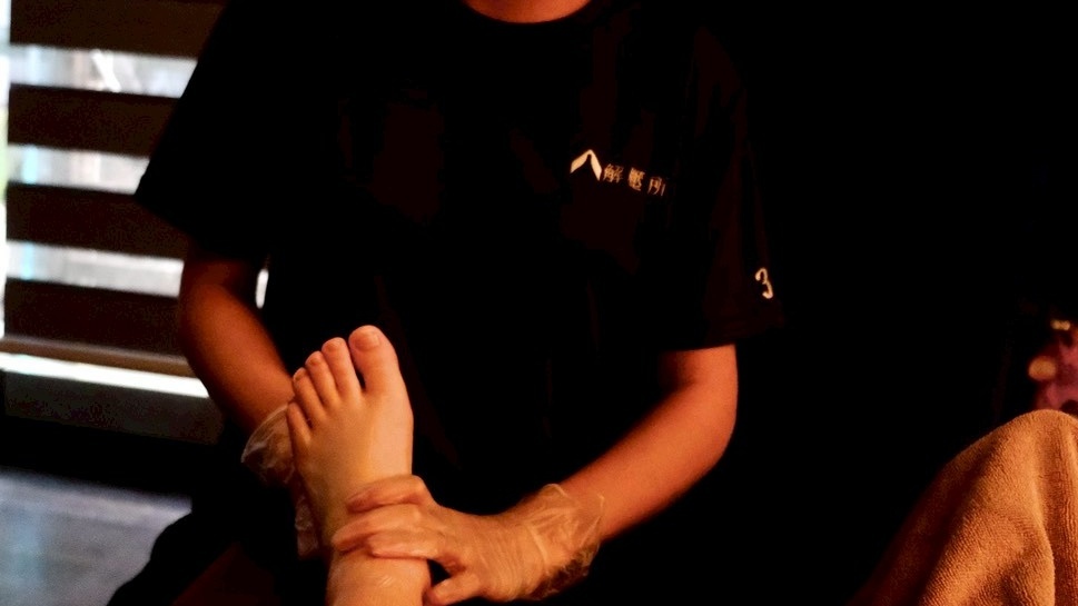 二訪板橋按摩新地標!開箱Google 5星「解壓所RAR」: