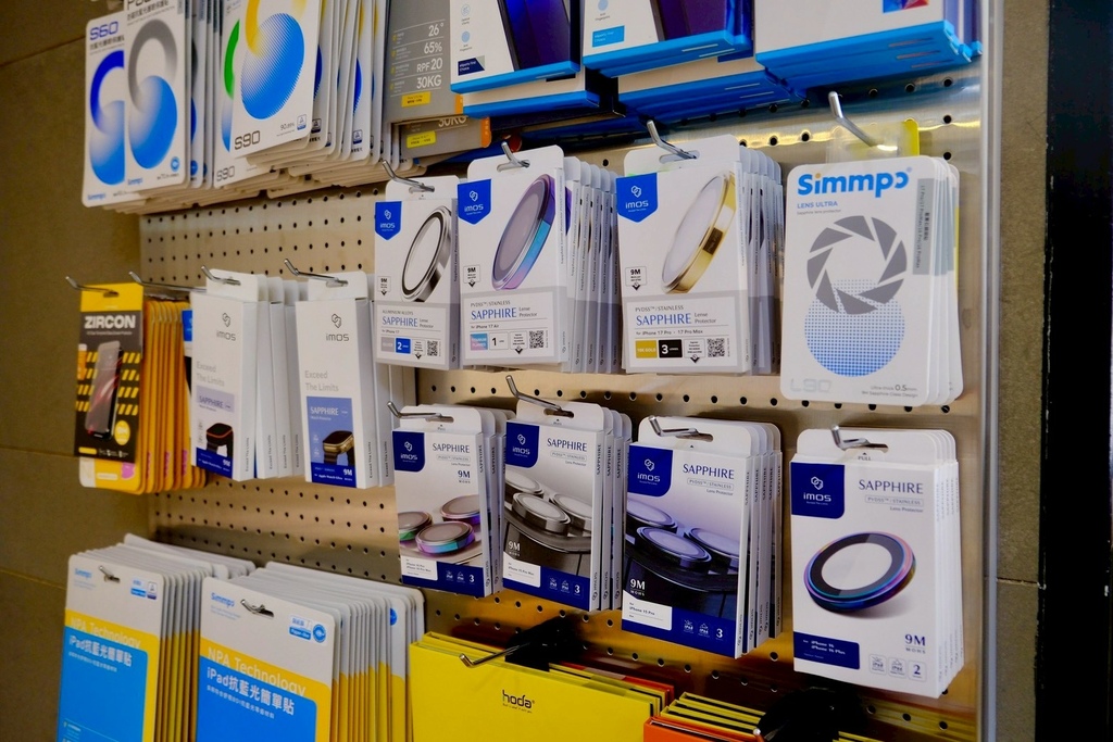 iPhone 容量滿了別急著換 16!小資女發現台北維修神店