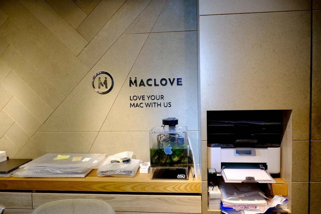 iPhone 容量滿了別急著換 16!小資女發現台北維修神店