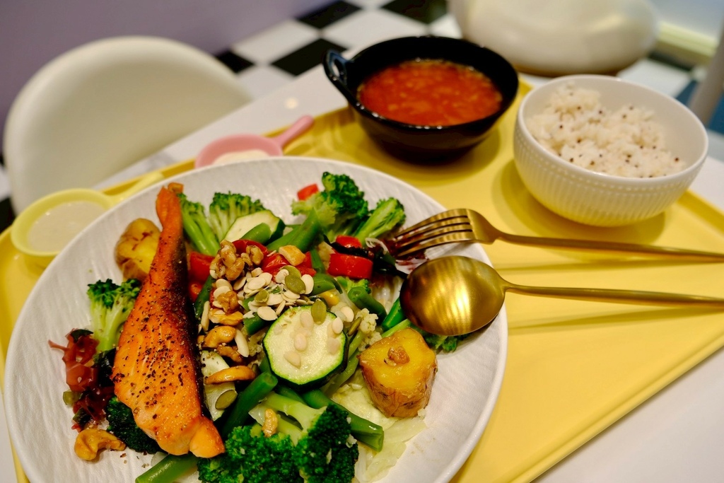 善導寺美食｜上班族午餐救星！這不是吃草，是能當正餐的「溫沙拉