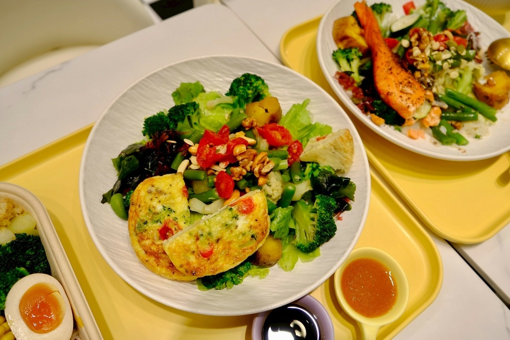 善導寺美食｜上班族午餐救星！這不是吃草，是能當正餐的「溫沙拉