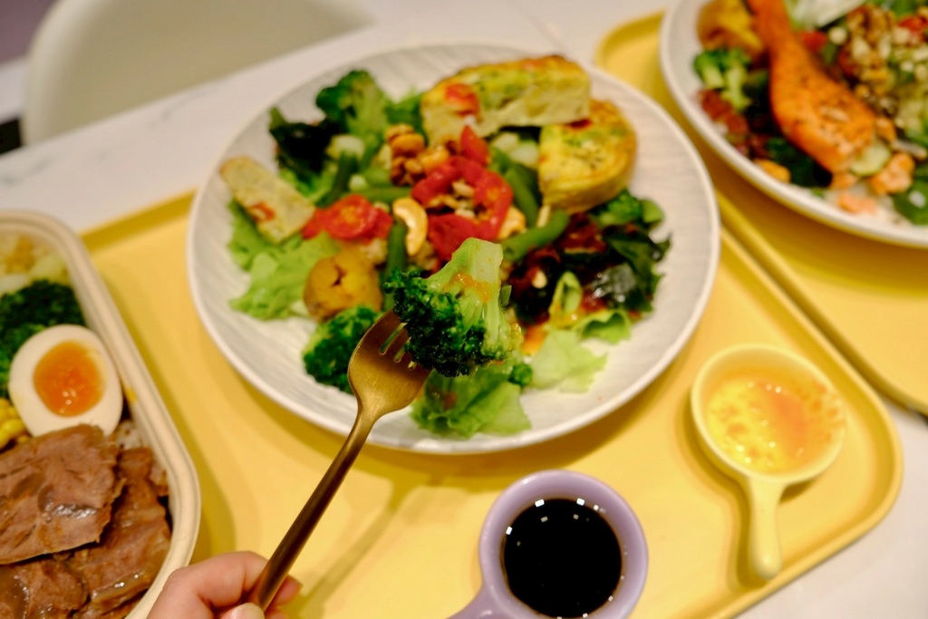 善導寺美食｜上班族午餐救星！這不是吃草，是能當正餐的「溫沙拉