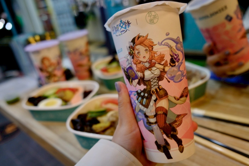 擺脫飯後昏迷!開箱台北超人氣「萃茶風」低GI便當,超巨鮭魚+